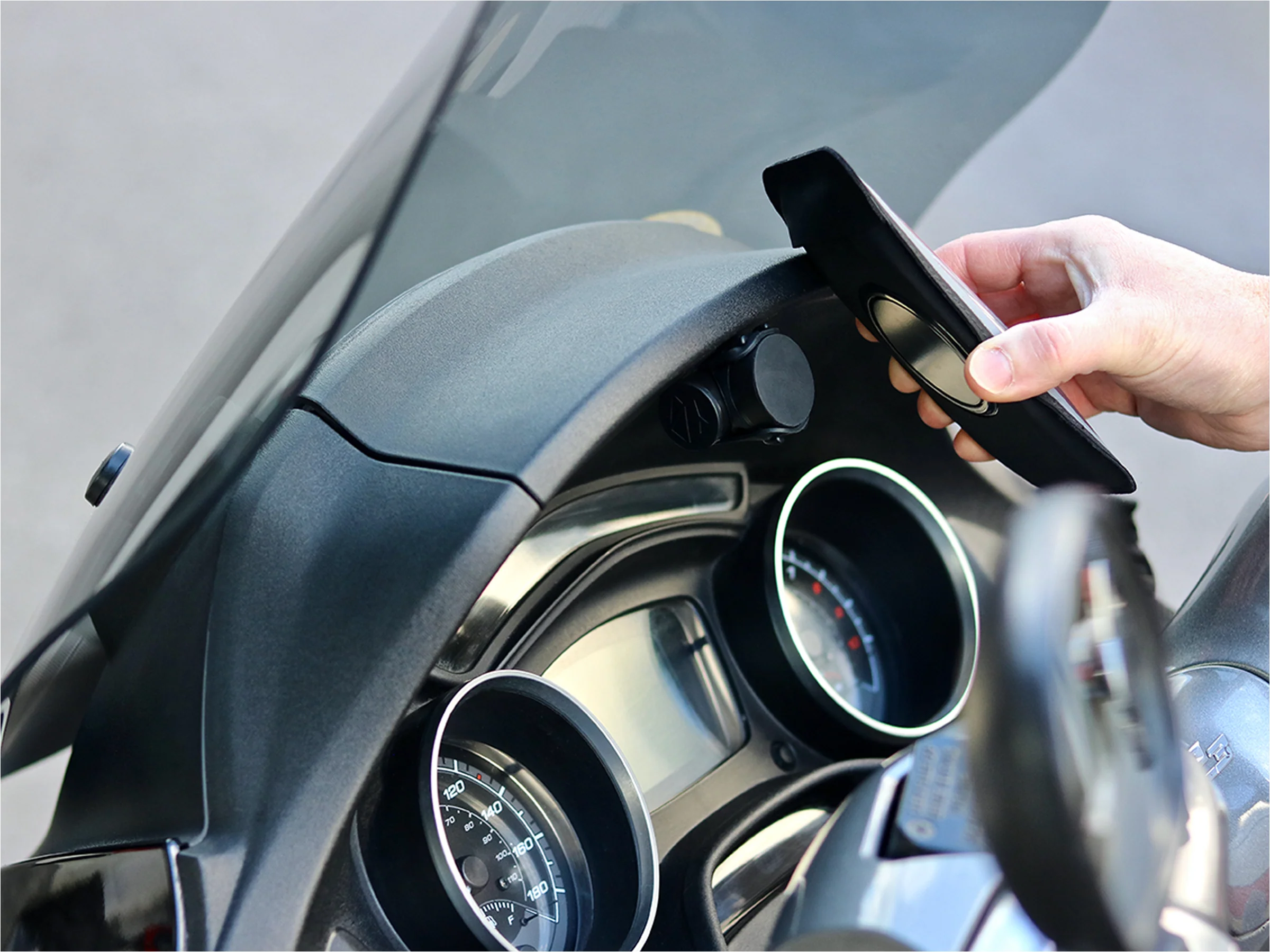 Support téléphone maxi scooter